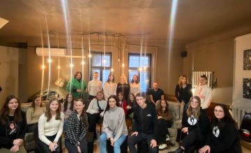 Future Heroes Latvia programmas ietvaros jauniešu komanda izveidoja sociālo projektu jauniešiem “People need people’’