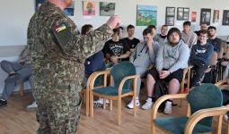 Vieslekcija: Esi viens no mums- Kļūsti par karavīru!