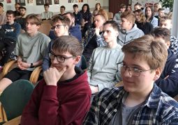 Vieslekcija: Esi viens no mums- Kļūsti par karavīru!
