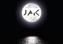 Nāc un izgaršo JAK nakts kokteili!